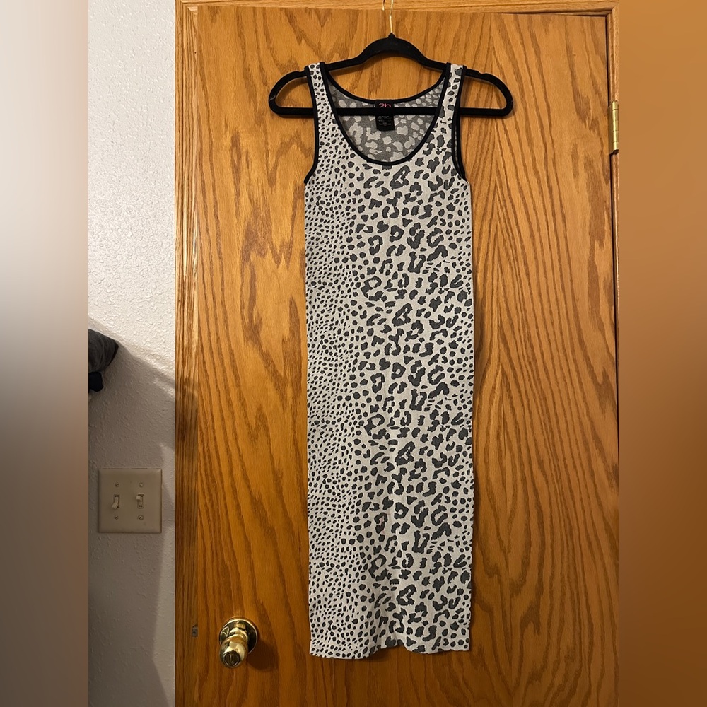 2b Bebe Cheetah Print Midi Dress - NWOT- Size S